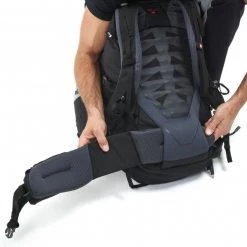 Sac à dos 40 litres noir HANANG 40 -Vêtements et Equipements femme Soldes mis2199 0247 10 sac a dos 40 litres mixte noir hanang 40 5