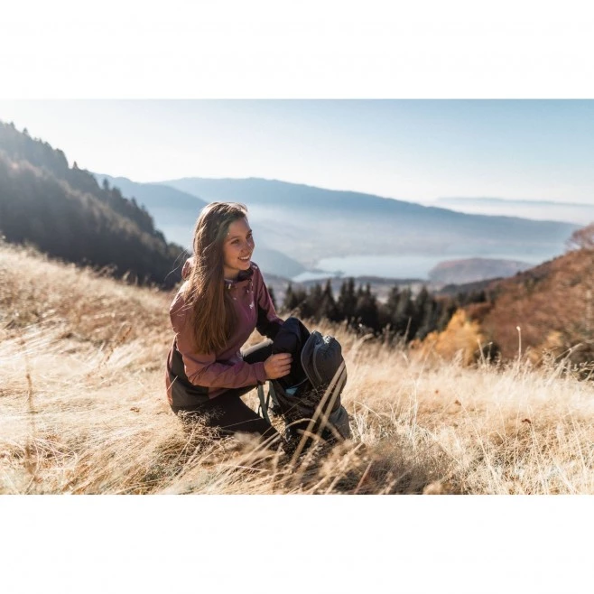 Veste imperméable violette pour femme FITZ ROY III 6 Veste imperméable violette pour femme FITZ ROY III – Image 4